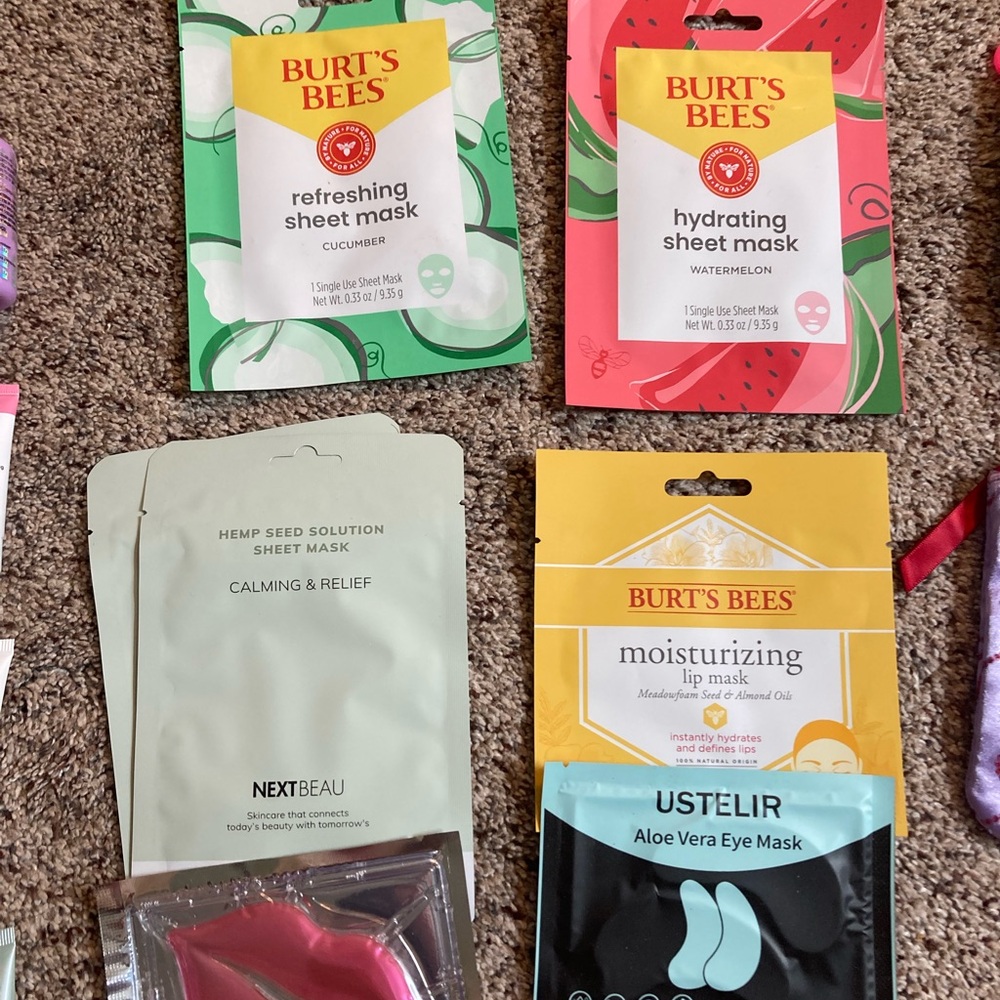 Lot of Beauty, Makeup, and Skincare Samples & Supplies - Picture 3 of 5